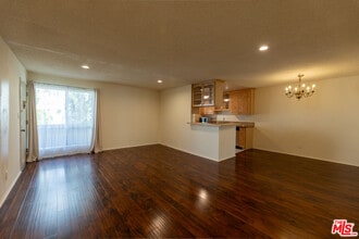 Building Photo - 5330 Zelzah Ave