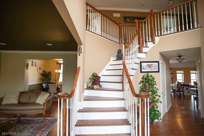 Foto del edificio - 8 Providence Dr