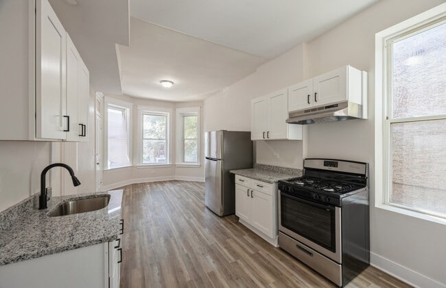 Foto del edificio - 2442 S Kedzie Ave