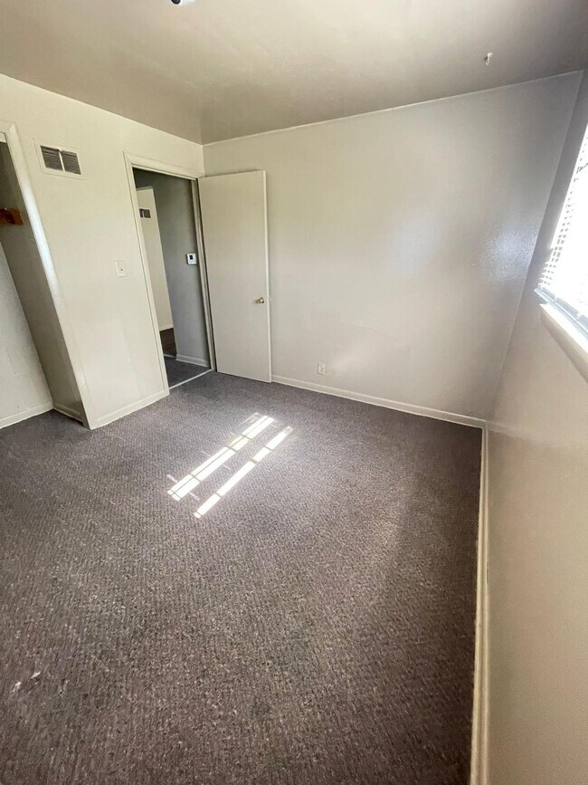 Foto del edificio - 8918 W Carmen Ave