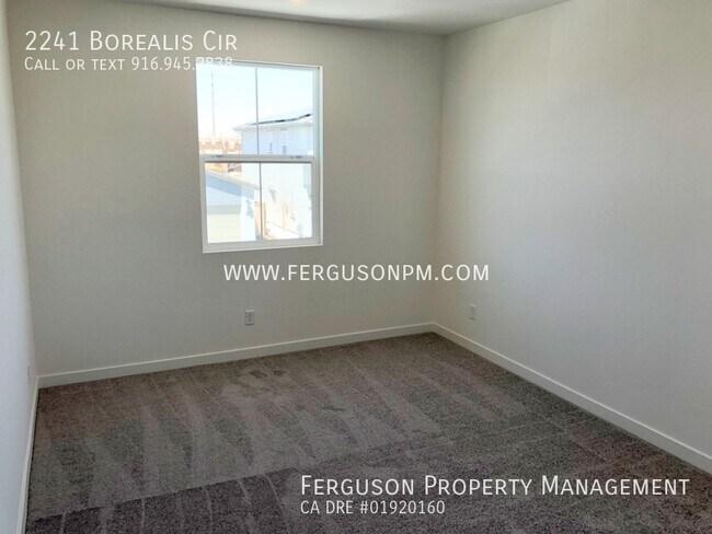 Foto del edificio - Like New Four Bedroom Solar Home in Westpa...