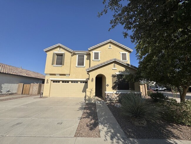 Building Photo - Queen Creek With Pool