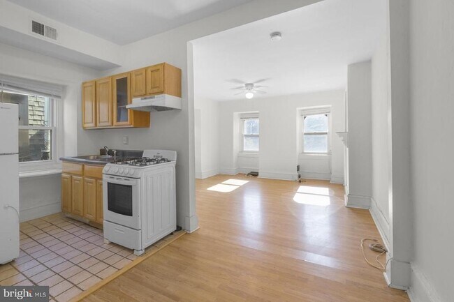 Building Photo - 131 W Susquehanna Ave