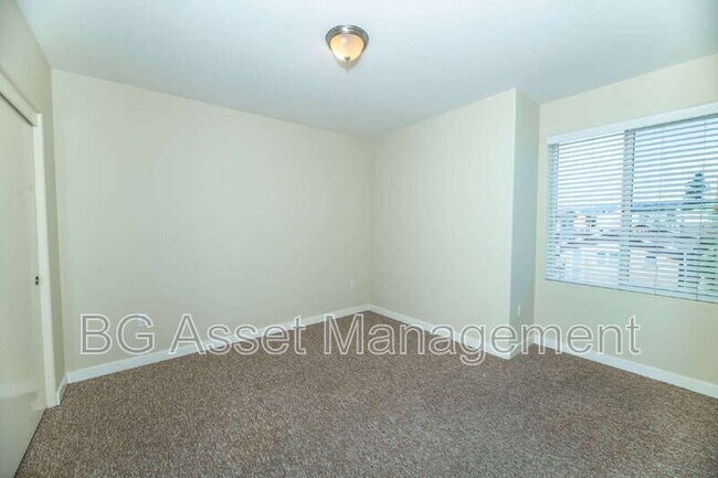 Building Photo - 1459 MacArthur Blvd