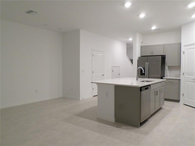 Building Photo - 2198 Hallier Cv