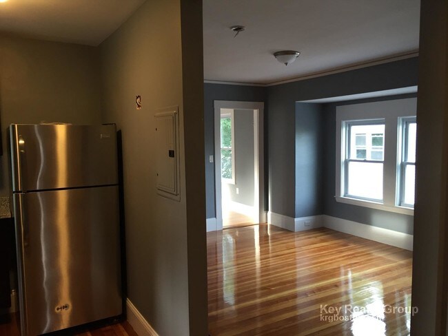 Building Photo - 32 State St