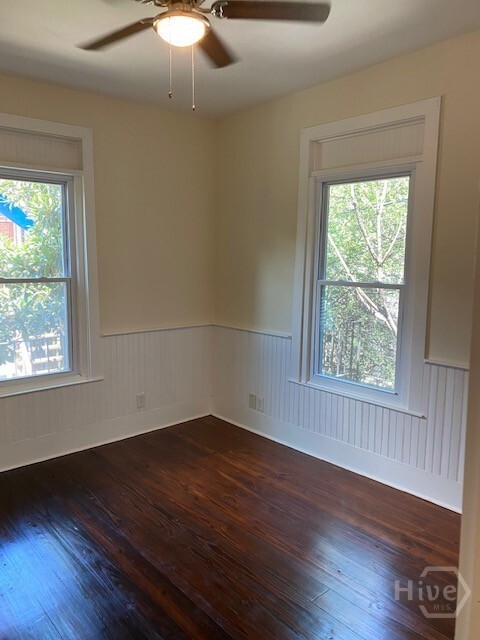 Building Photo - 124 E Harris St