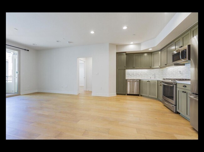 Foto del edificio - 627 Deep Valley Dr