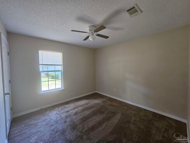 Foto del edificio - 2040 E Roberts Rd