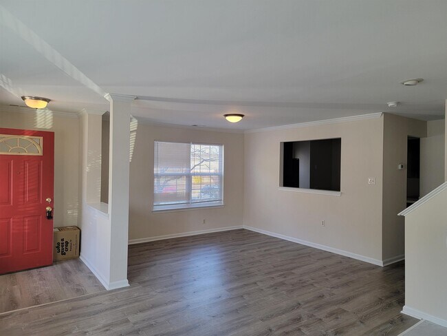 Building Photo - 2635 Warren Way
