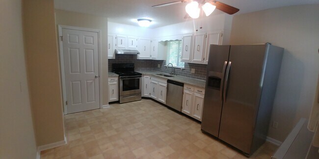 Kitchen 2 - 1062 Carol Jean Trl