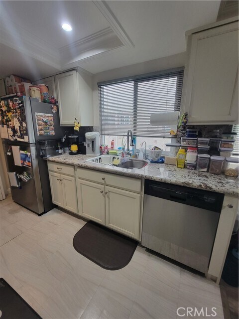 Building Photo - 13444 Tracy St