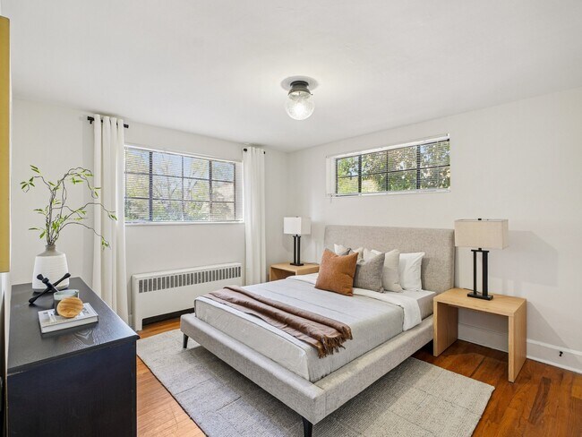 Foto del edificio - The Shelton at Cameron Court Apts.