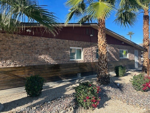 Foto del edificio - 51049 Eisenhower Dr