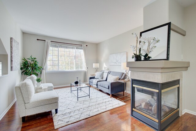 Foto del edificio - 439 Cary Woods Cir