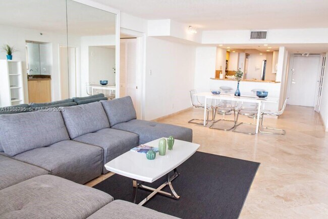 Foto del edificio - 1717 N Bayshore Dr