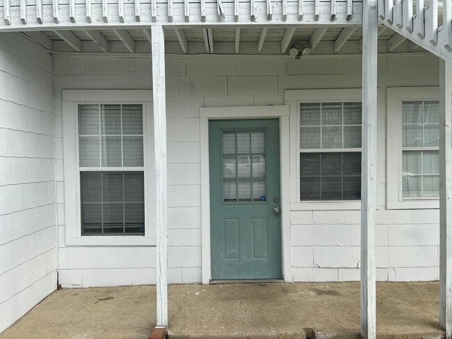 Building Photo - 1209 E Fortification St