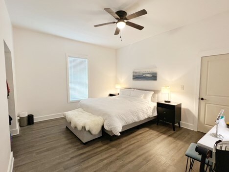 Foto del edificio - 1733 Thompson Ave