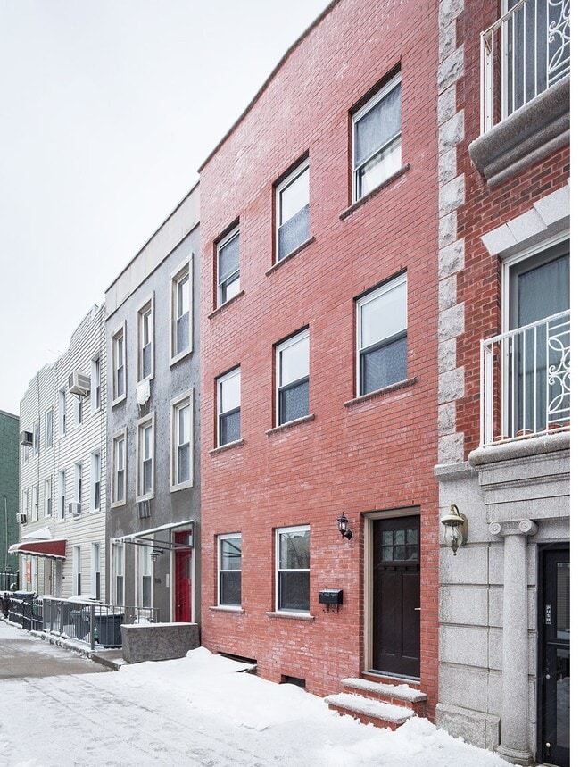 Building Photo - 1014 47th Ave