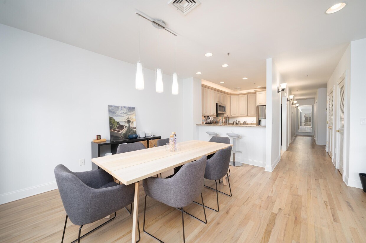 Foto principal - 208 Jackson St