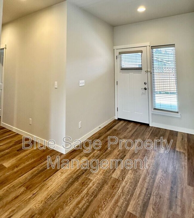 Building Photo - 1416 Rook Dr