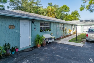 Building Photo - 6916 Julia Ct