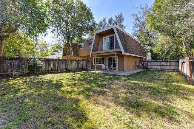 Building Photo - 1122 J St