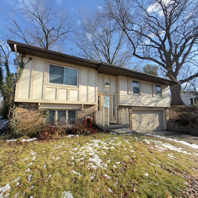 Building Photo - 3 Bedroom Home In Kentwood Schools!