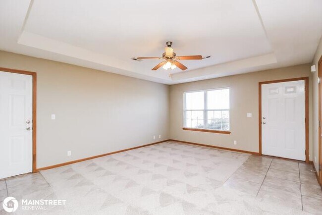 Building Photo - 211 Golfview Dr, Pleasant Hill, MO 64080