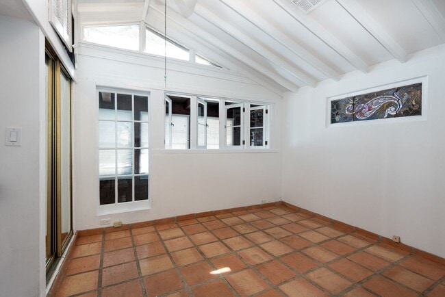 Building Photo - 14842 Morrison St