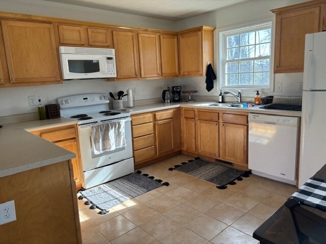 Upper level kitchen close up - 1110 Tolleys Ln