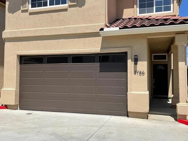 Building Photo - 1786 Elm Ave