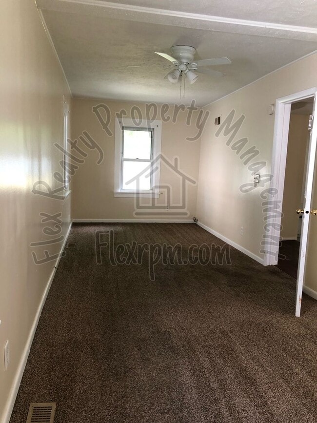Building Photo - New on the Market 1 bedroom home