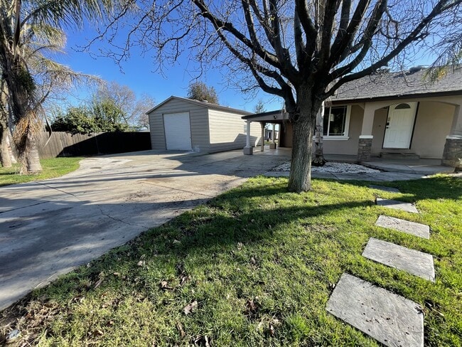 Building Photo - 8302 Bailey Rd