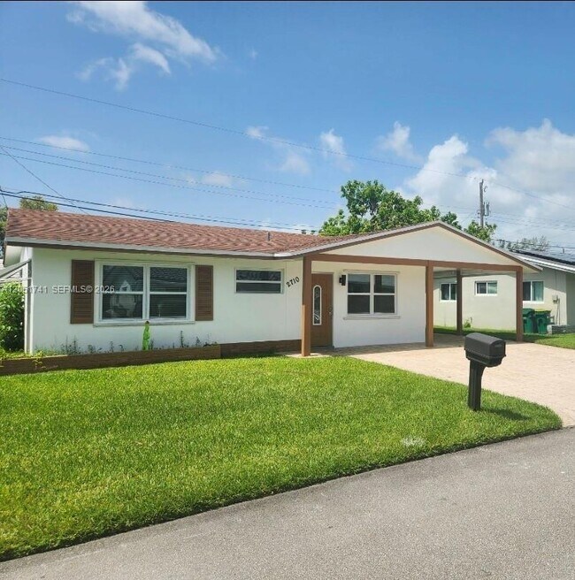 Building Photo - 2710 NW 52nd Pl