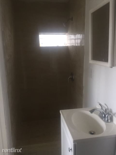 Building Photo - 3 br, 2 bath House - 2103 NW 9th St