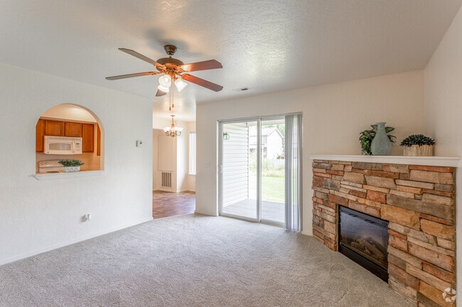 Luxury Living with a View: Beautiful Duplexes in Ponderay