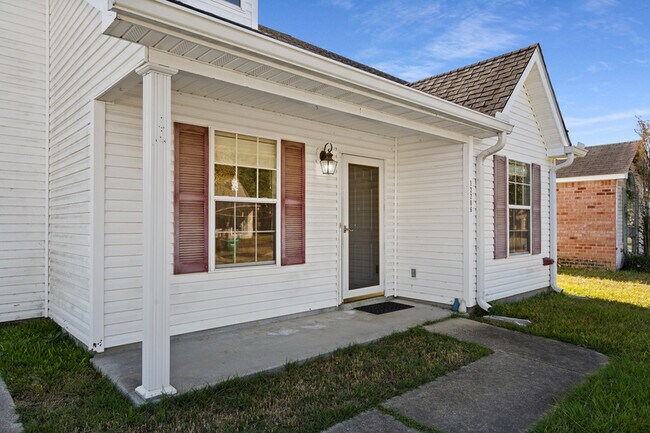 Building Photo - 12206 Breezeway Cir