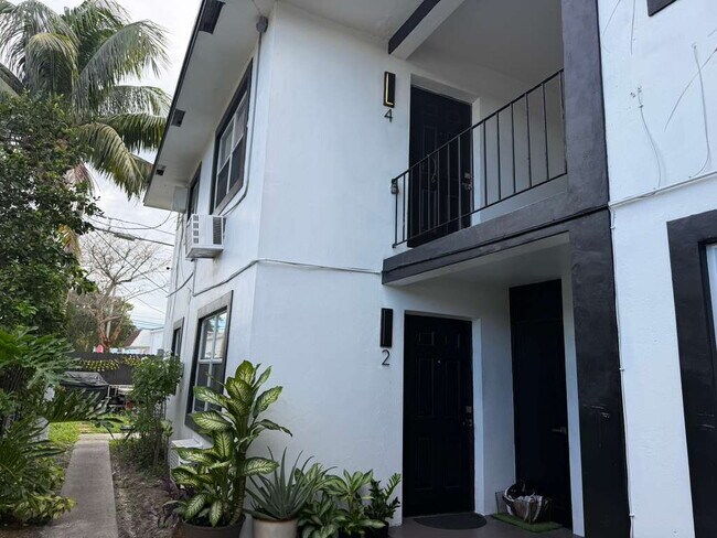 Foto del edificio - Modern 2-Bedroom | New Kitchen, Bath & Til...