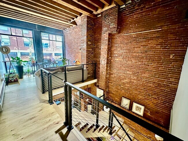 Building Photo - 122 Fulton St