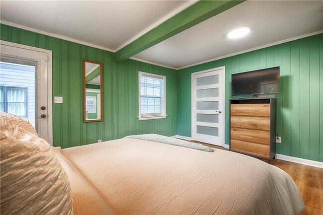 Building Photo - 1225 Graymont Dr SW