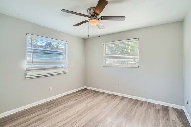 Building Photo - 3696 Dogwood Avenue