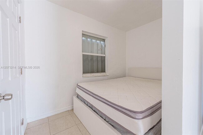Foto del edificio - 528 SW 21st Ave