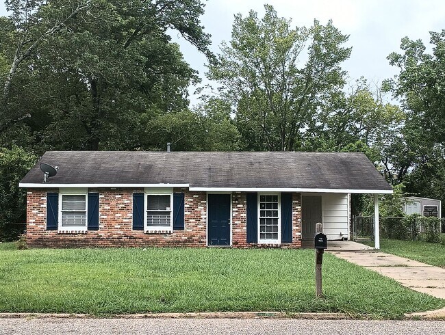 Foto del edificio - 224 Southlawn Dr