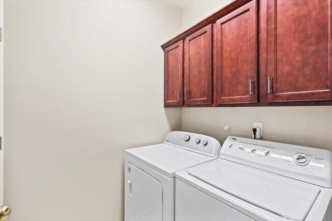 Building Photo - 9294 S Fairmont Cir