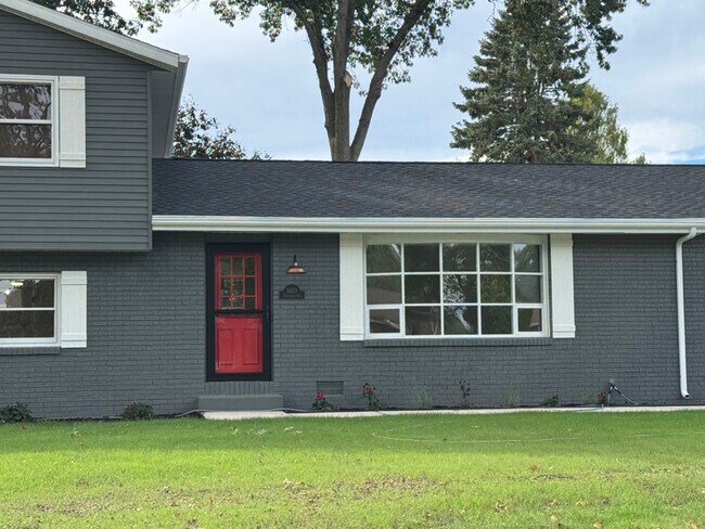 Foto del edificio - 5800 Ponderosa Dr