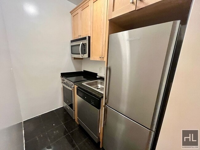 Building Photo - WEST 73 STREET