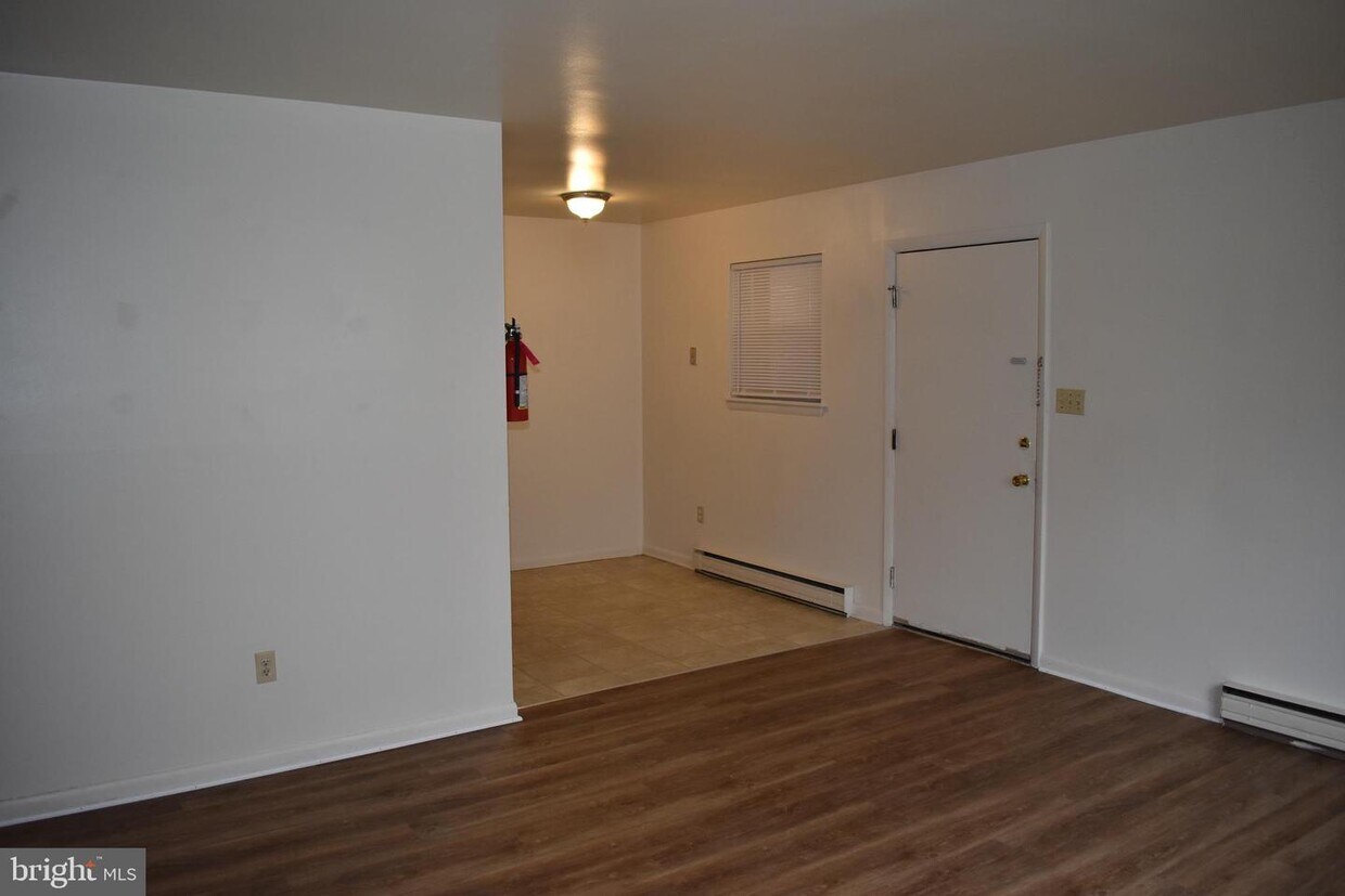 229 S Antrim Way Unit 22, Greencastle, PA 17225 Room for Rent in