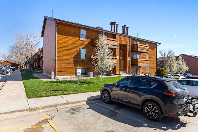 Building Photo - 335 Wright St