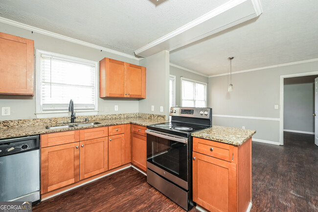 Building Photo - 908 Saybrook Cir NW